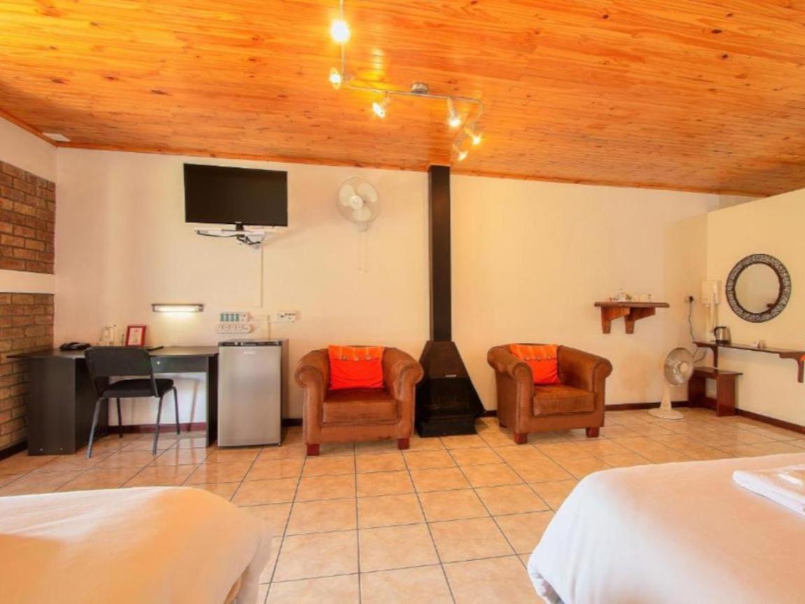 Airport Bird & Game Lodge كمبتون بارك الغرفة الصورة